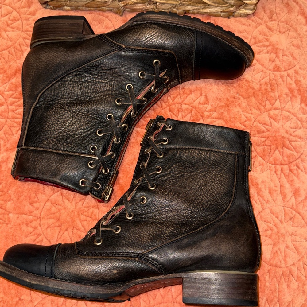 Freebird Liverpool Red Zipper Black Size 10 fit like 9.5 or small 10 - Picture 11 of 16